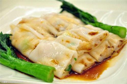 油炸青菜冬菇鸡蛋肉肠粉（杂锦肠）