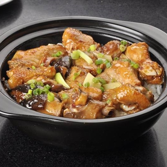 香菇滑鸡煲仔饭
