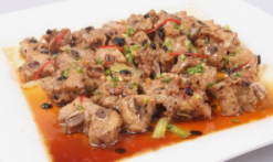 榨菜蒸排骨饭