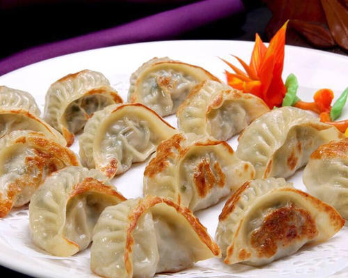 爽滑鲜肉韭菜饺