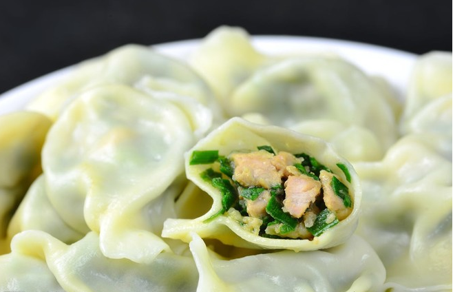 爽滑鲜肉韭菜饺