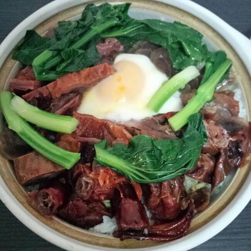 烧鸭煲仔饭
