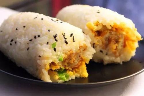 咸蛋黄饭团