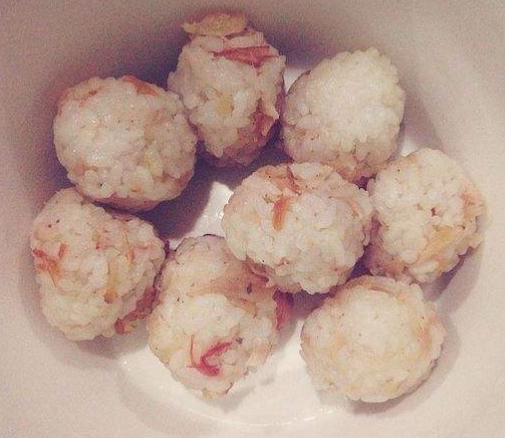 墨鱼饭团